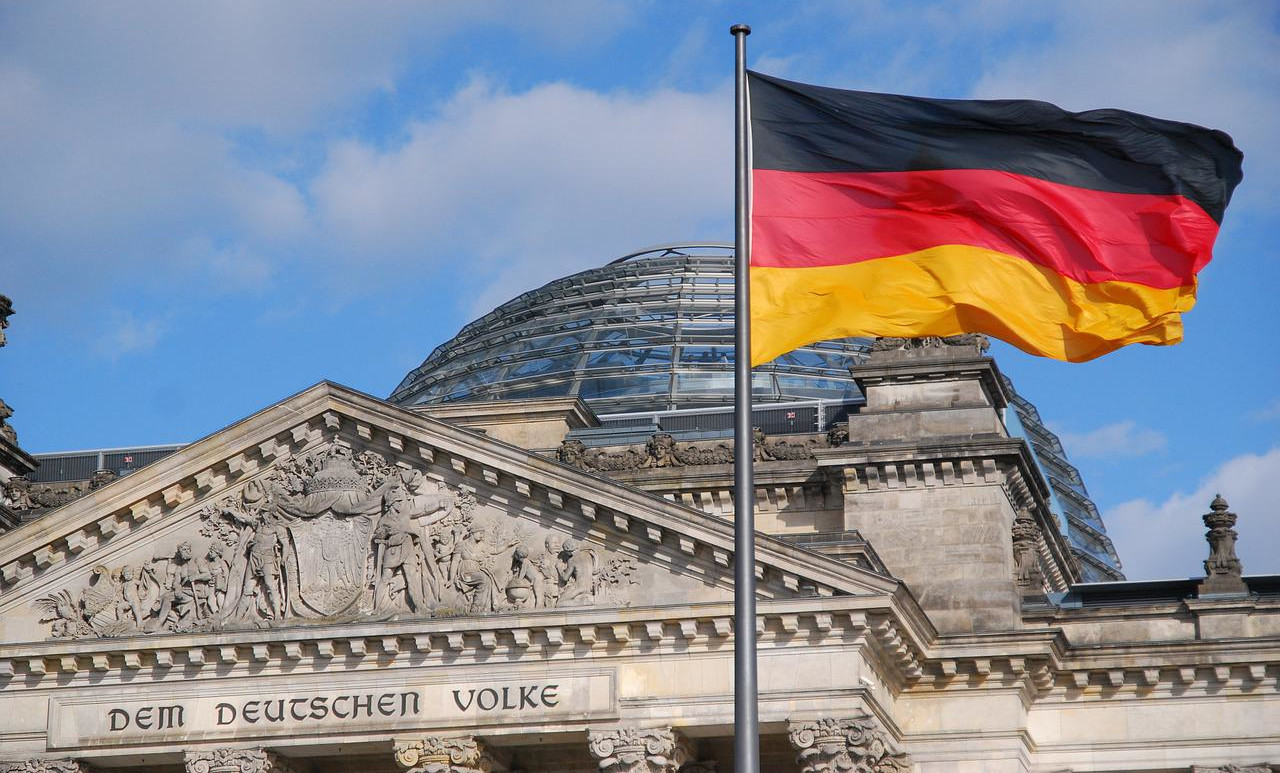 Germany publishes draft law on right to encryption.